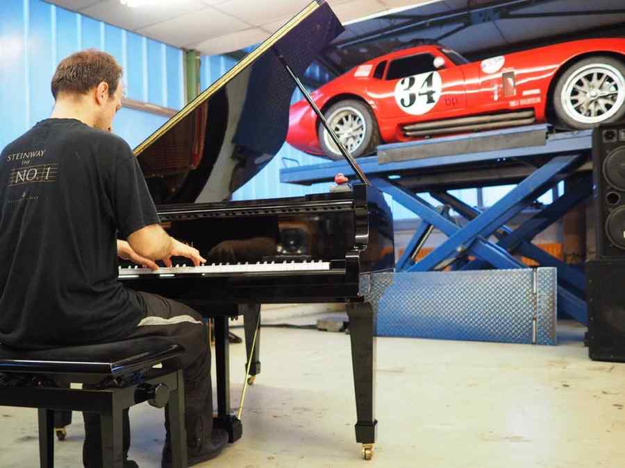 Chopin în atelierul auto