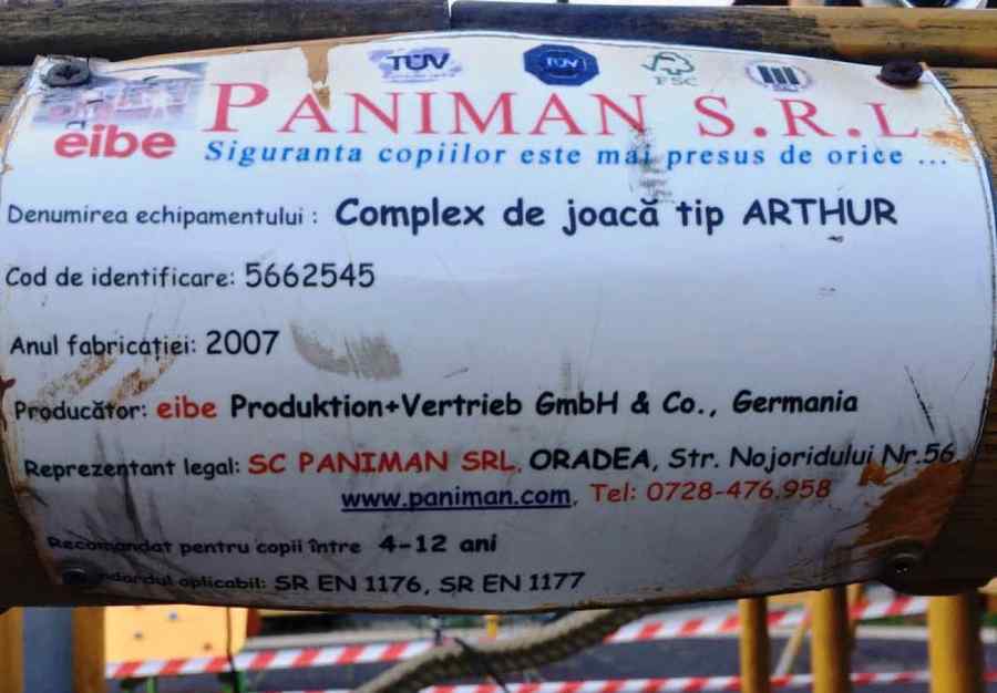 O fetiță a fost grav rănită în locul de joacă