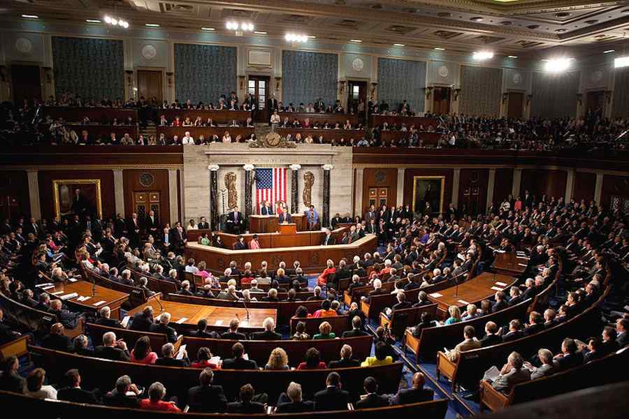 Trump evită în Congres blocarea administrației SUA