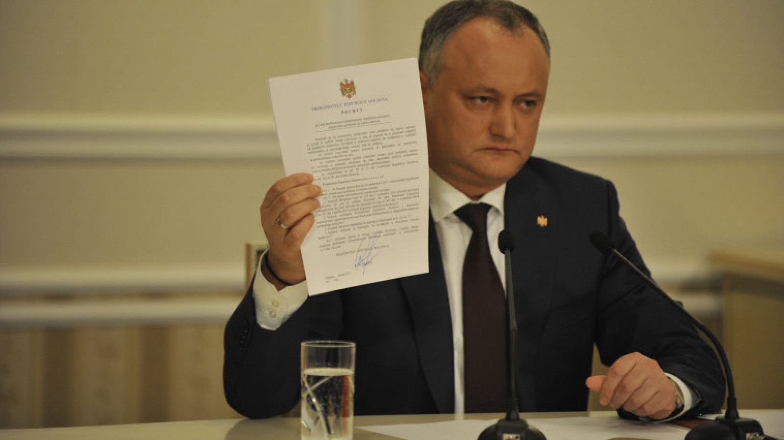 Ultima ispravă a lui Igor Dodon: „Susțineți…?”