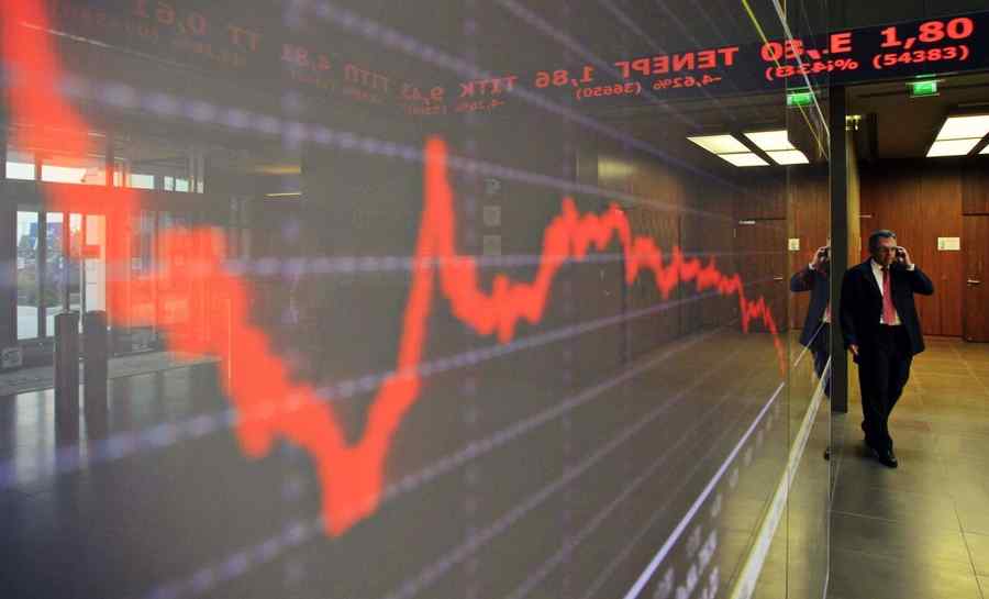 Economia românească, mai vulnerabilă la crize decât în 2008