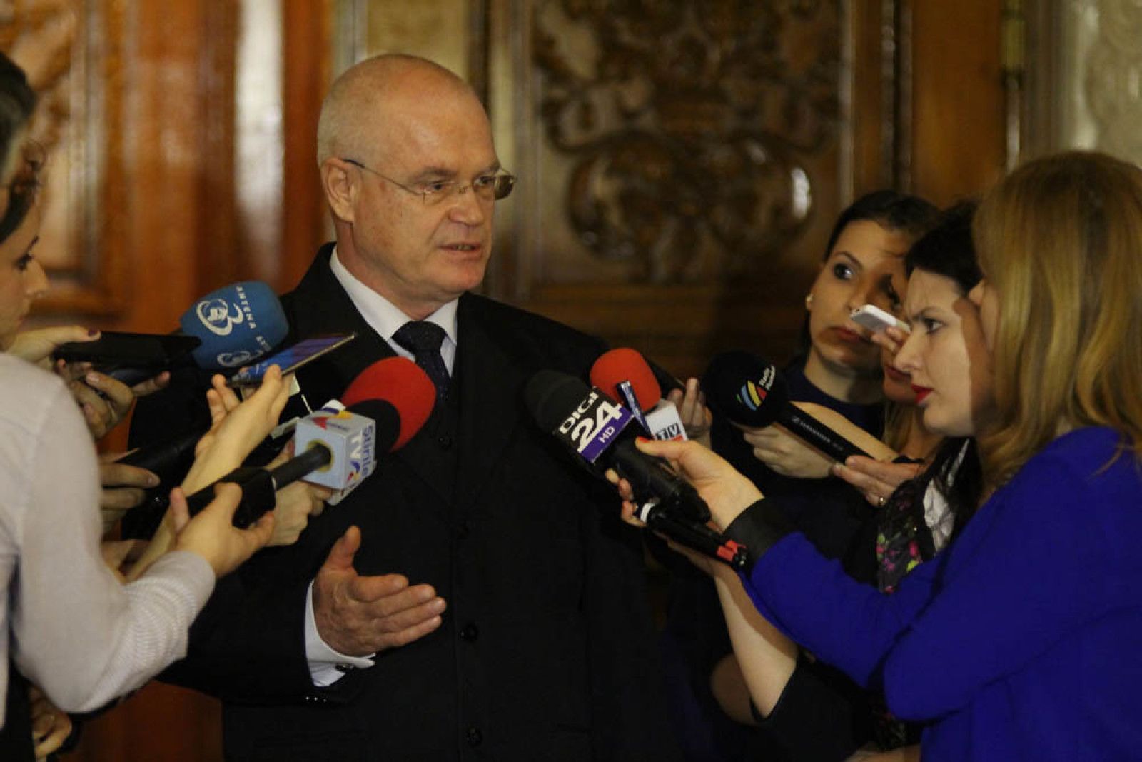 Nadia Ciurlin: Domnule Nicolicea, vă faceți de rușine!