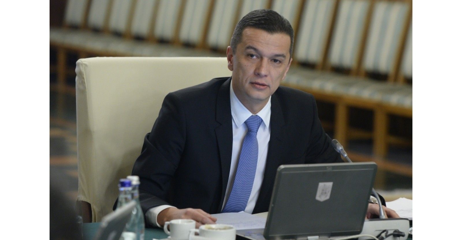 NUMAI DOUĂ ÎNTREBĂRI pentru Sorin Grindeanu
