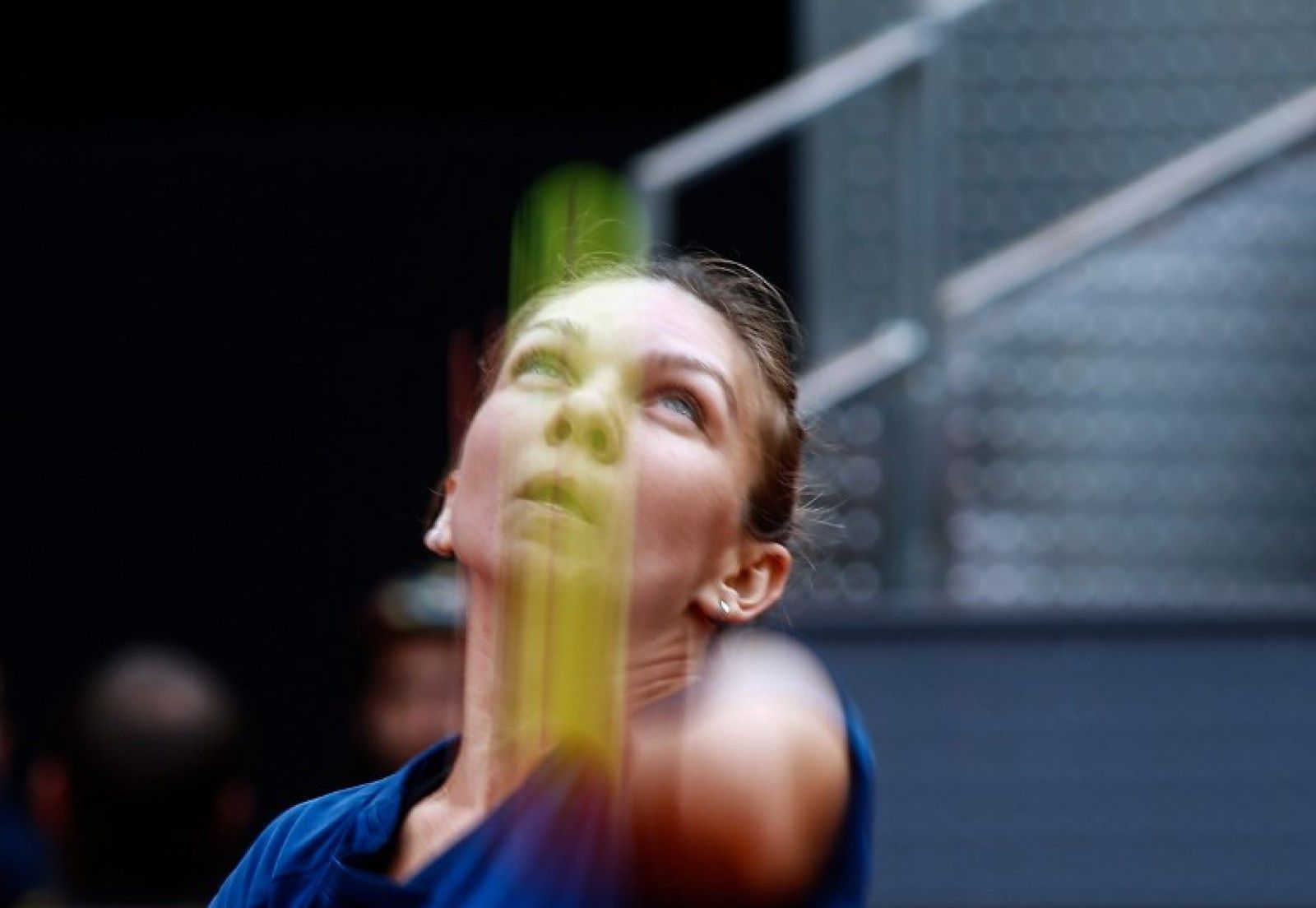 Halep, direct în turul doi