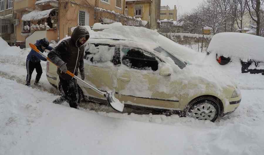 Cinci judeţe, sub cod portocaliu de viscol, 12 – sub cod galben de ninsori