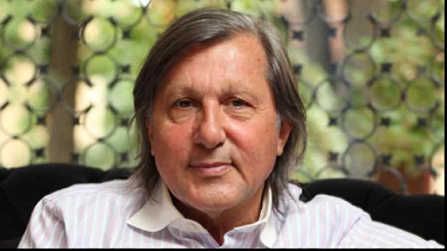 Ilie Năstase, atac la Isărescu