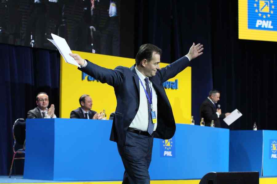 Noul slogan cu care defilează Ludovic Orban
