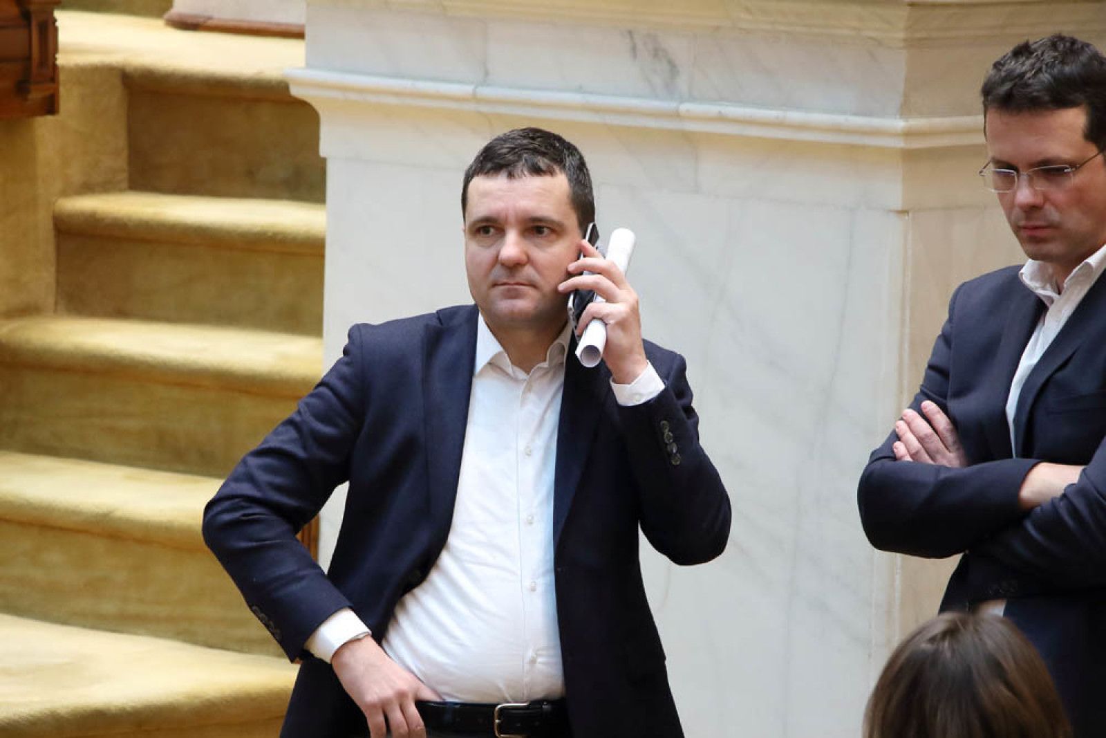 Nicușor Dan o ține pe-a lui