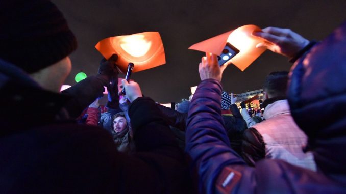 protest-anti-gratiere-guvern-ordonanta-piata-victoriei-oameni-populatie.ekhlxsb6au