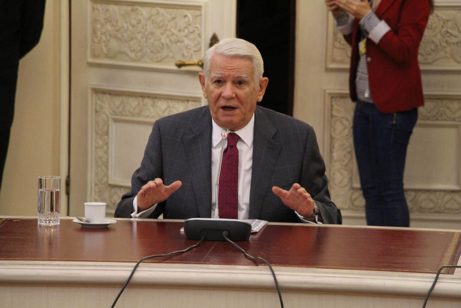 Meleșcanu: Să ne spună concret despre ce e vorba