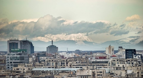 Inedit: Munții Carpați, vizibili din Capitală