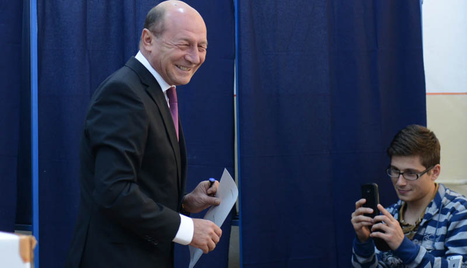 Partidul lui Băsescu se aliază și cu PSD, și cu PNL
