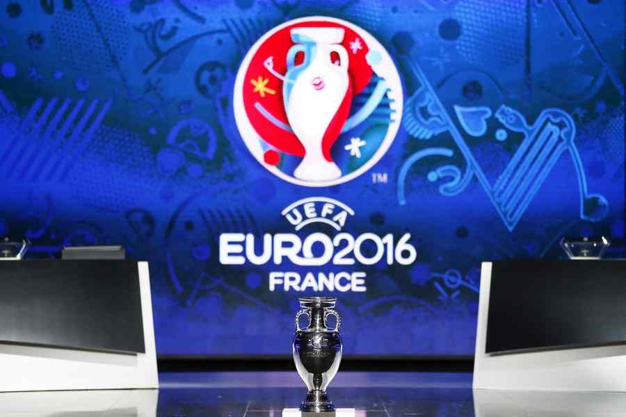 UEFA amenință Anglia și Rusia cu excluderea de la EURO 2016
