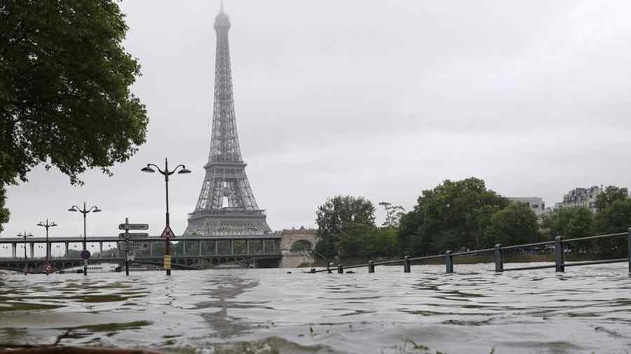 Patru morți în inundațiile din Franța (Video)