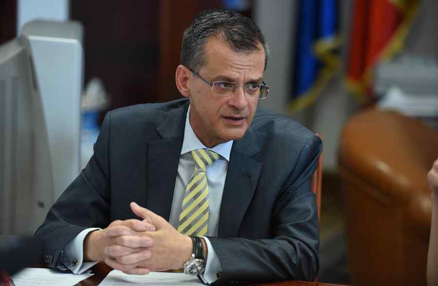 Supermarketurile fac profituri uriașe pe spinarea românilor