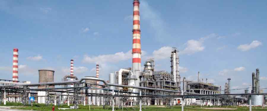 Rușii de la Lukoil se gândesc să vândă rafinăria din România
