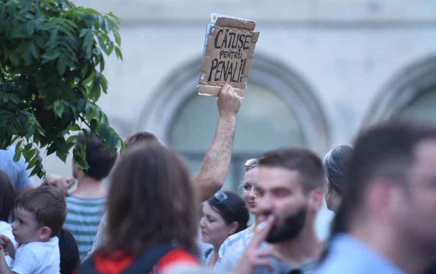 Protest la Universitate împotriva „Parlamentului Rușinii”