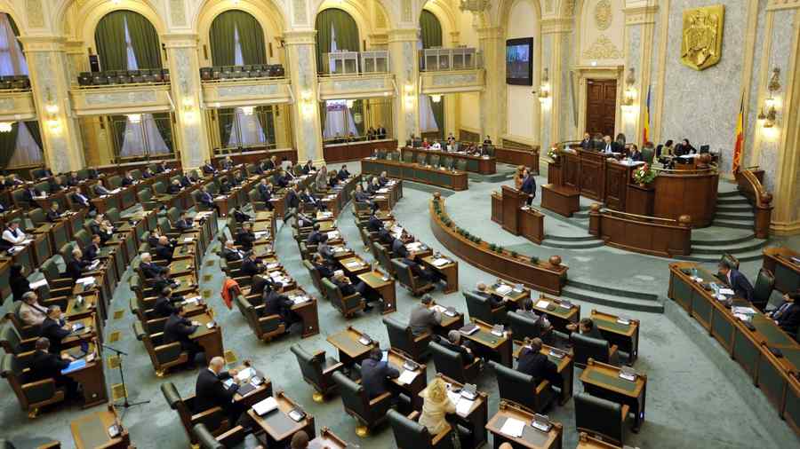 Senatul, undă verde pentru pensiile speciale ale aleșilor locali