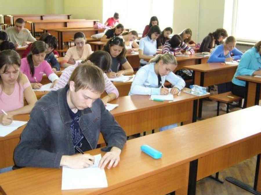 Elevii se reîntorc la şcoală