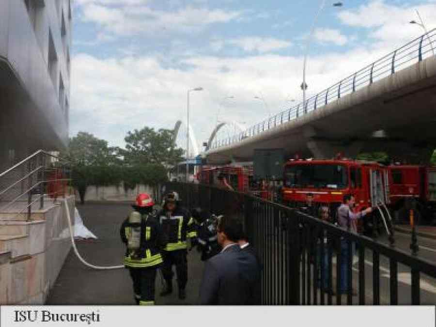 Incendiu într-o clădire de birouri