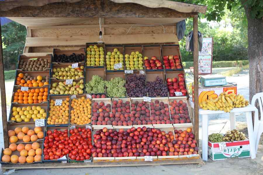 Pesticide peste limitele admise în caise și nectarine din Turcia