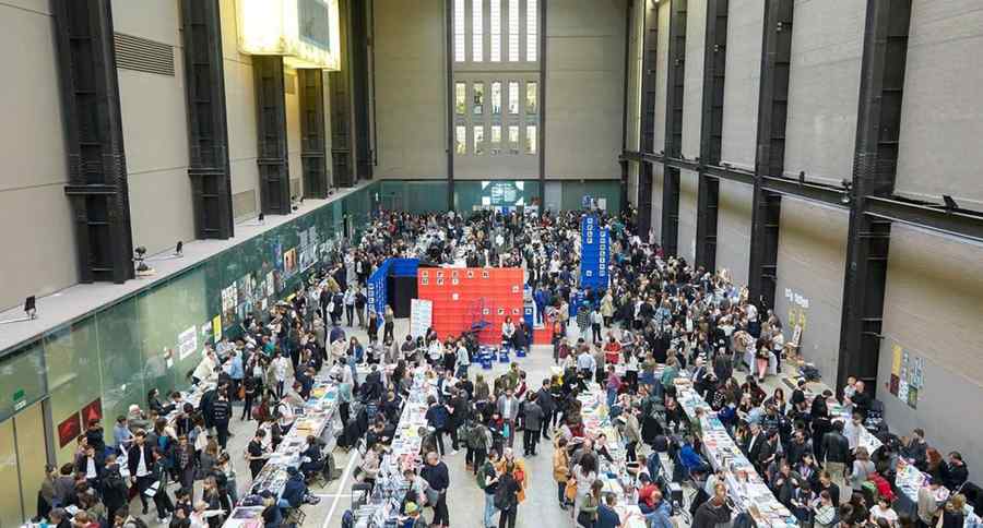 Cele mai frumoase albume de artă româneşti, la Tate Modern