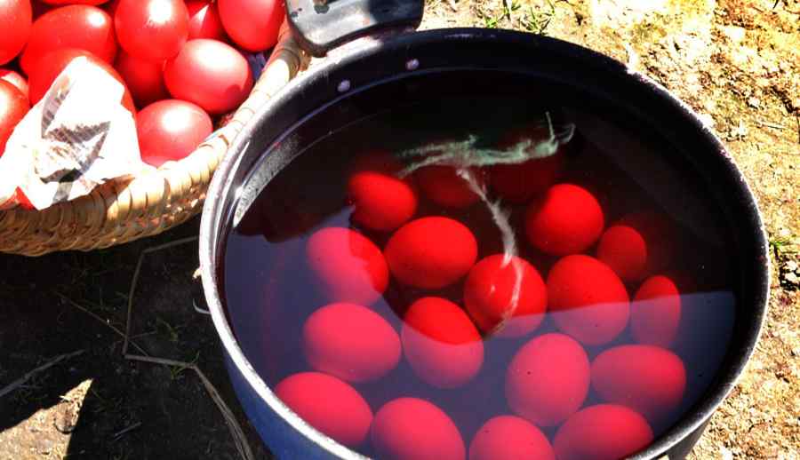 Produsele autohtone, preferate de români pentru masa de Paște