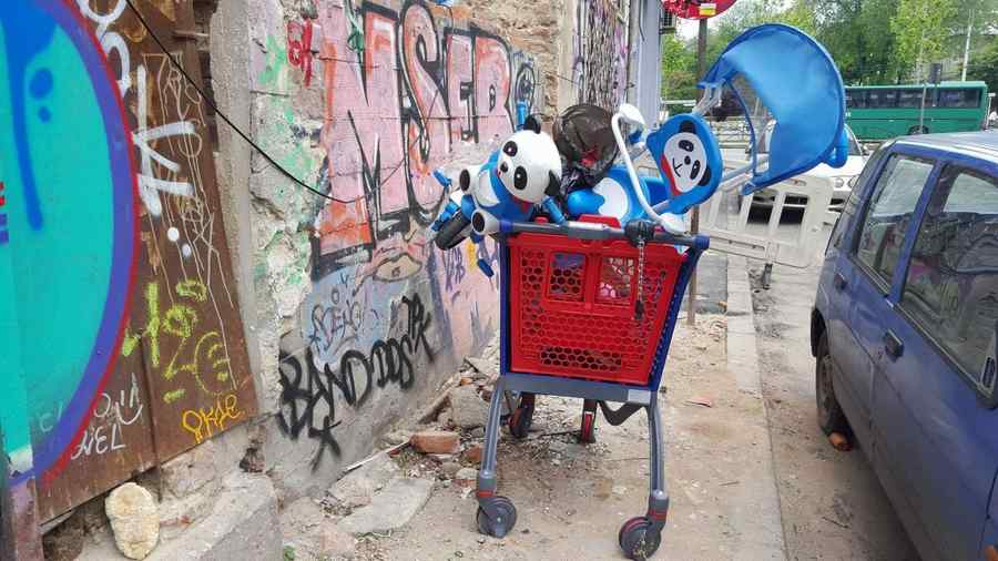 Natură moartă pe strada Blănari, centrul vechi