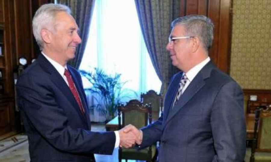 O judecătoare cere arestarea ambasadorului SUA și a lui Zgonea