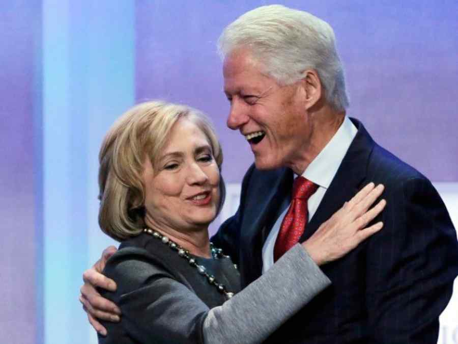 Bill Clinton intră în scenă