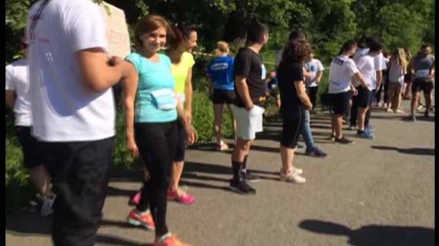 Iohannis şi-a încurajat soţia, care a alergat pentru copiii bolnavi