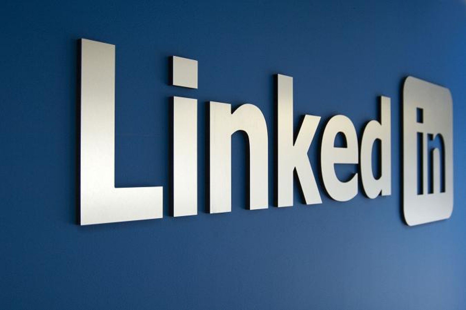 LinkedIn va antrena AI cu datele utilizatorilor din UE