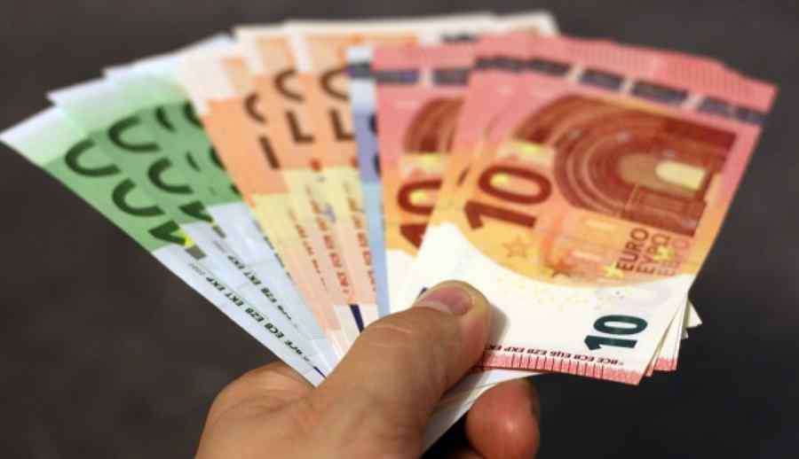 Adevărul despre „împrumuturile la costuri minime istorice”