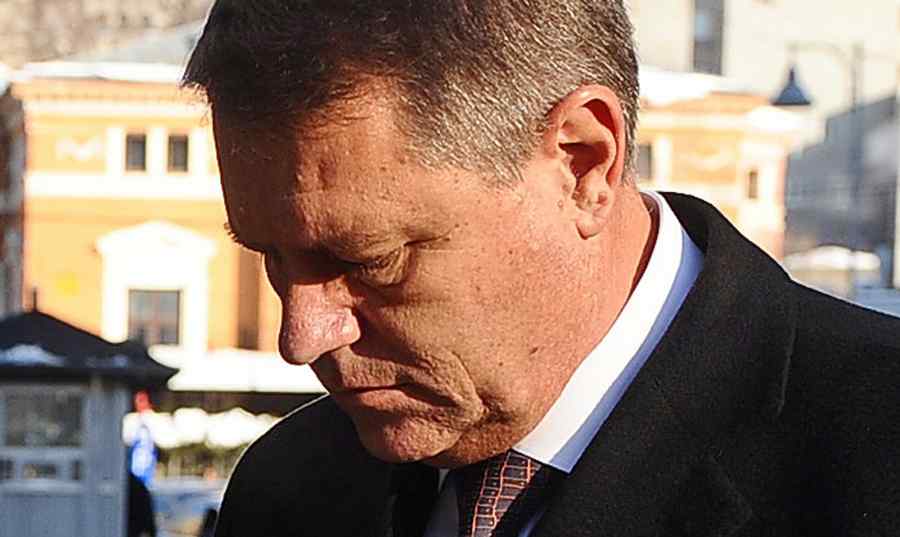 Klaus Iohannis, 20 februarie vs Klaus Iohannis, 17 februarie