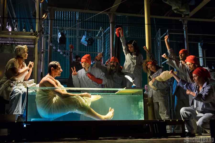 Spectatori de seamă în turneul Teatrului „Radu Stanca”