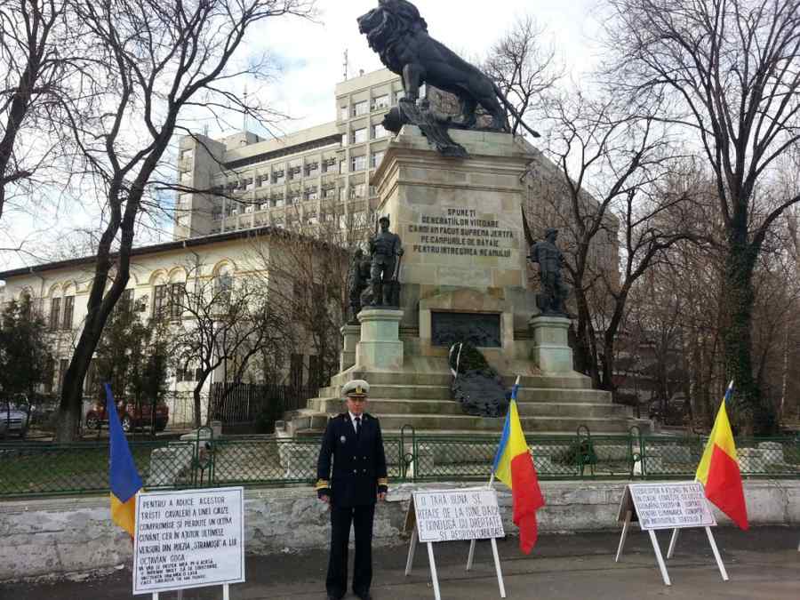 Cattani de România şi-a reluat protestul la Palatul Cotroceni