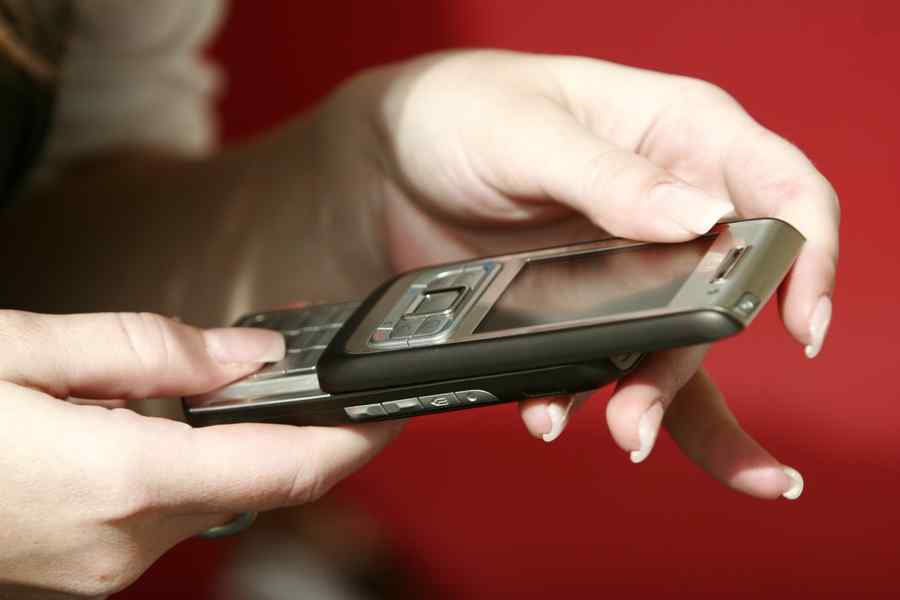 Tarifele de roaming în Uniunea Europeană scad