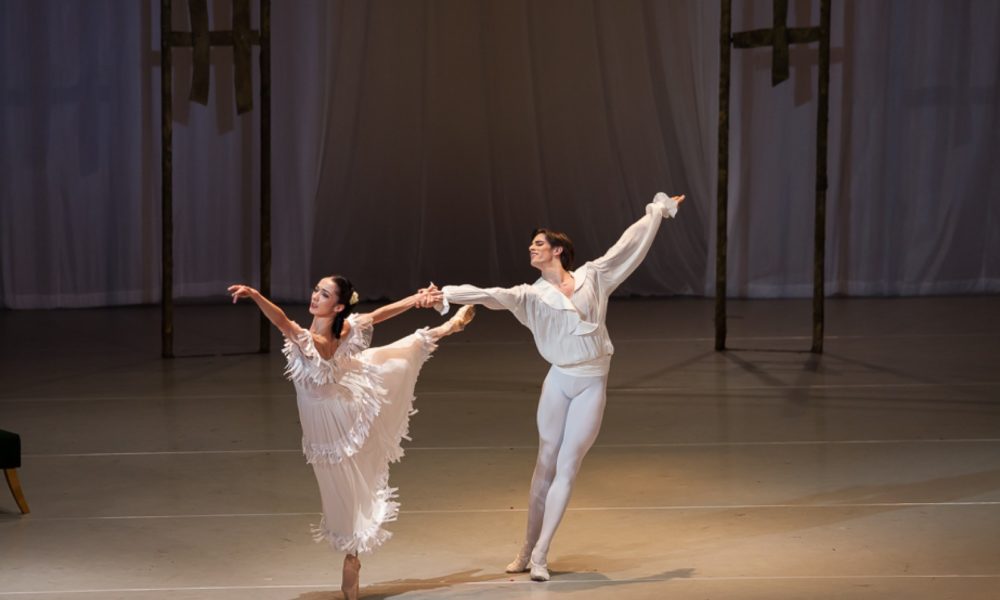 Balerinul Xander Parish, la "Mariinsky", pe scena Operei Naţionale Bucureşti în spectacolul de balet The Dream"