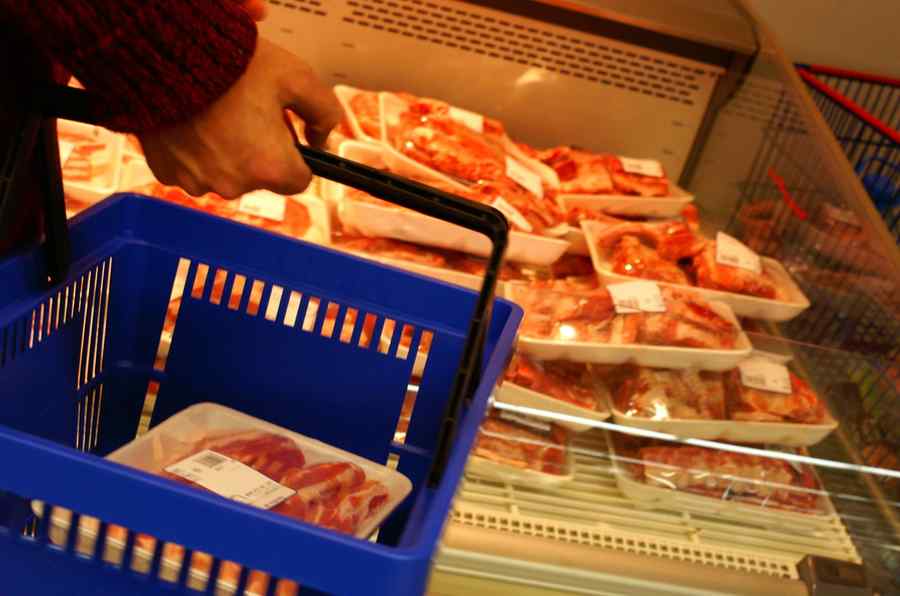 Suntem fruntaşi la creşterea preţului la carne