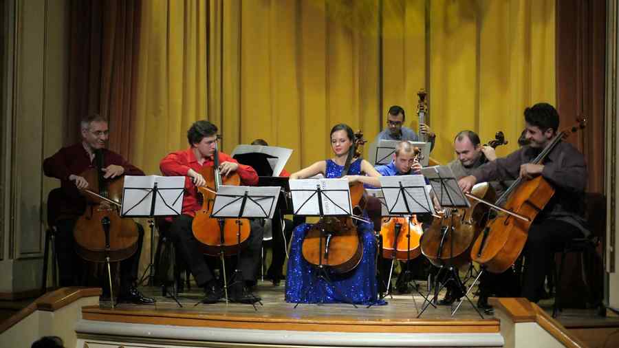 Ansamblul „Violoncellissimo” de ziua lui Brâncuşi, la Bruxelles