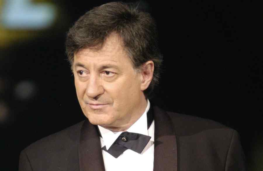 Poftiţi în lumea magică a teatrului