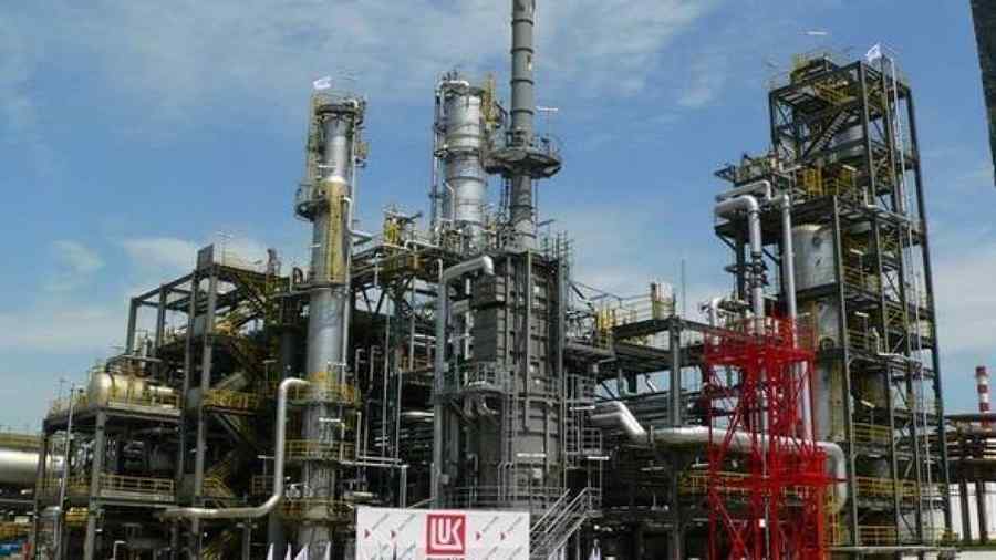 Petrolul iranian, rafinat la Ploiești