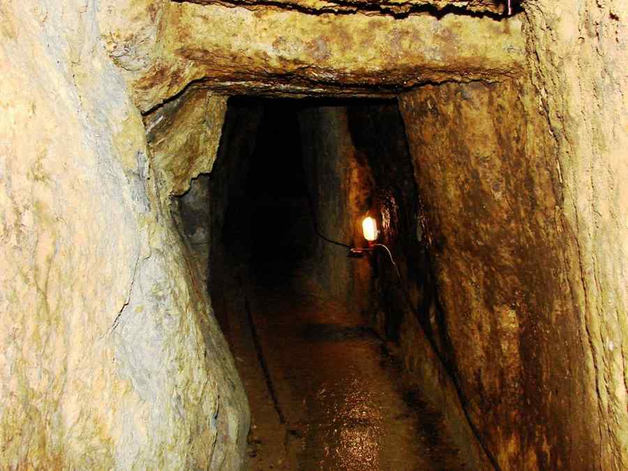 Miner mort după ce s-a detonat