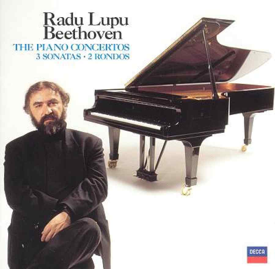 Pianist român, decorat de regina Marii Britanii