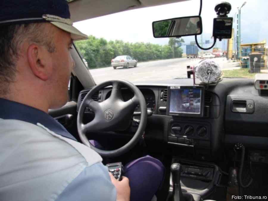 Om al străzii, bătut de doi polițiști