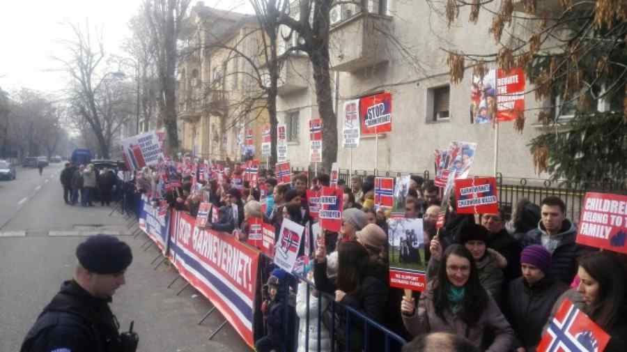 Mii de persoane au protestat în SUA, Canada şi Europa