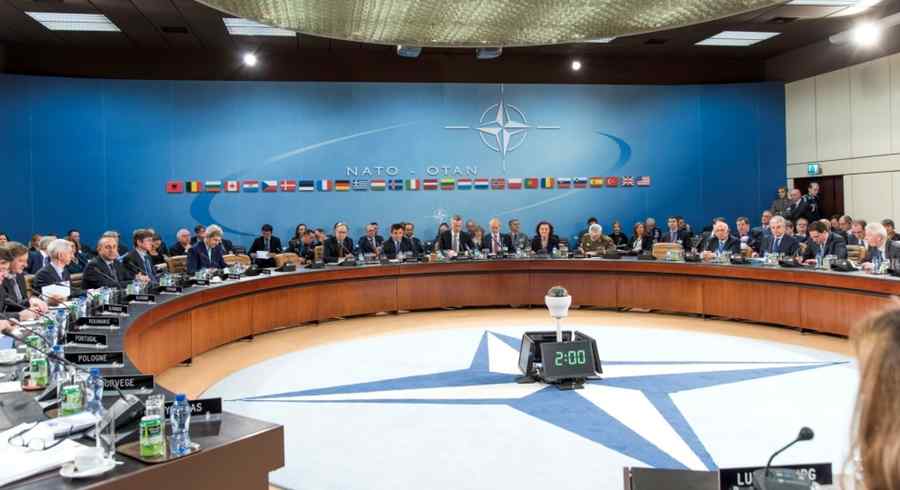 Reuniunea ministerială NATO:  de la solidaritatea cu Turcia la politica ușilor deschise