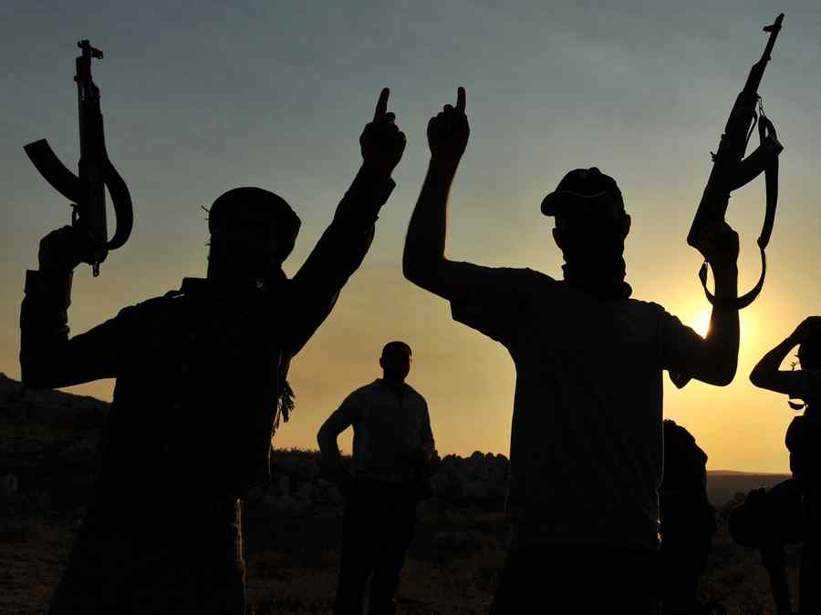 O a treia coaliţie, de 34 de state, împotriva câtorva zeci de mii de jihadişti