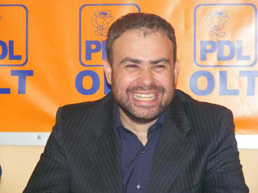 Vâlcov, judecat la el acasă