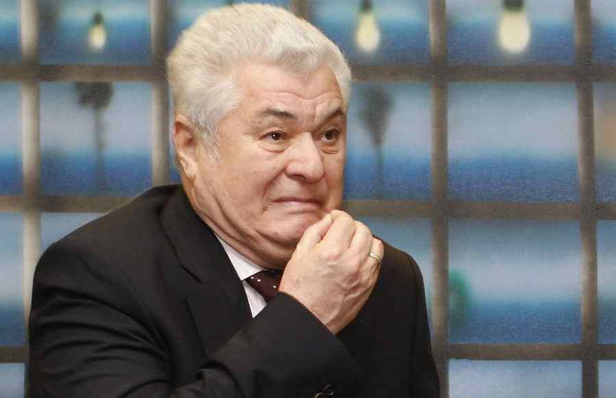 Politica la Chișinău: „sifilisul” versus „boschetarul”